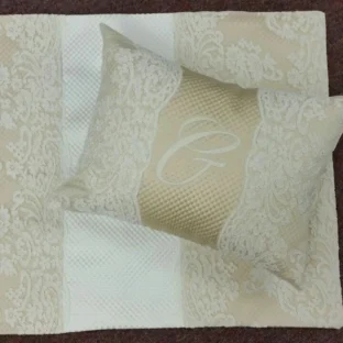 Diamond Puff & Heavy Lace