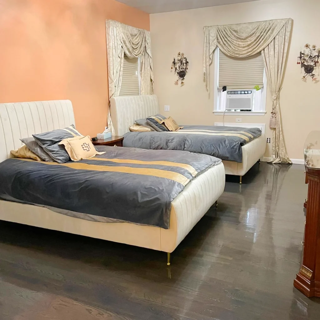 Cozy Gray Gold Mirror Style 2